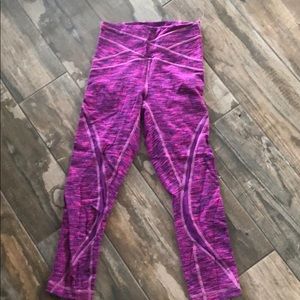 Lululemon crops size 2